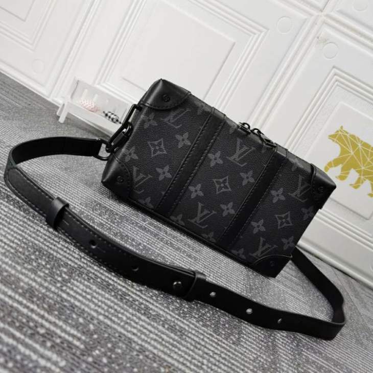 Picture of Louis Vuitton Mens Bags _SKUfw147129922fw